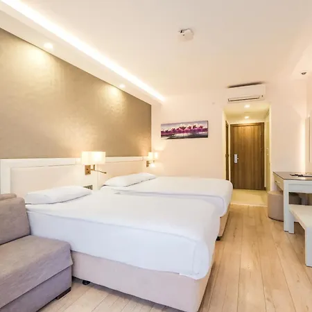 Orka Village Hisaroenue מלון